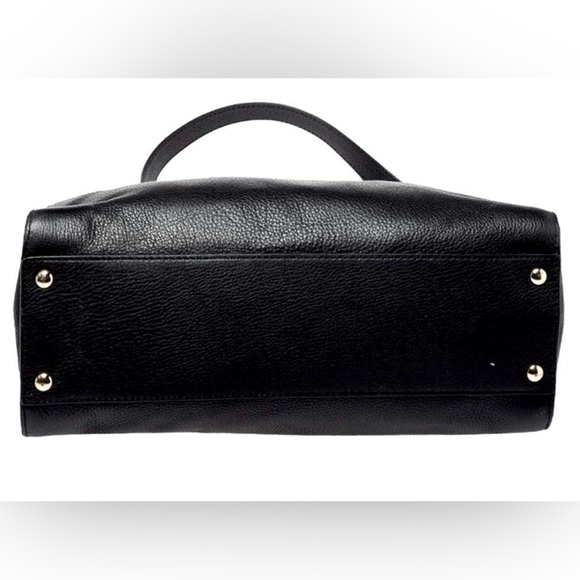 Michael Kors black leather Black Tote Handbag
Shoulder Bag - Picture 4 of 8